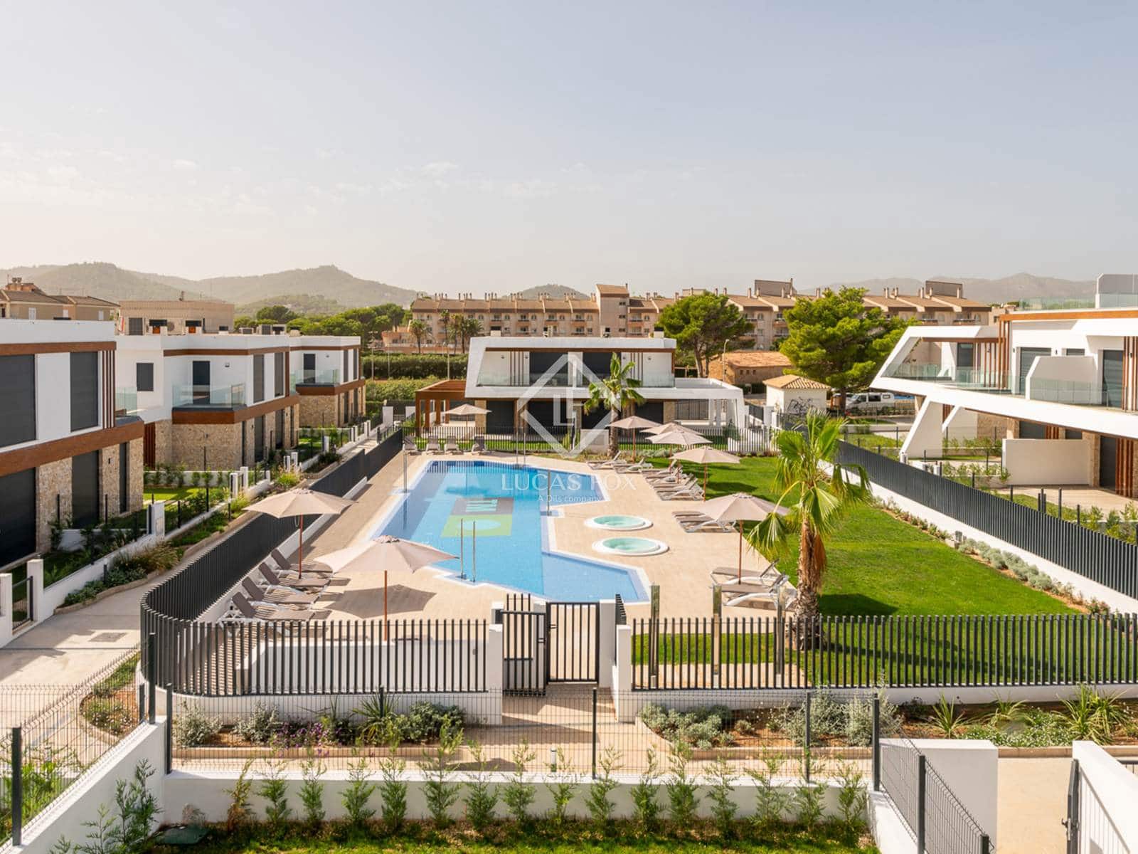 3 soveværelse Villa til salg i Cala Ratjada med swimmingpool garage - € 970.000 (Ref: 9168308)