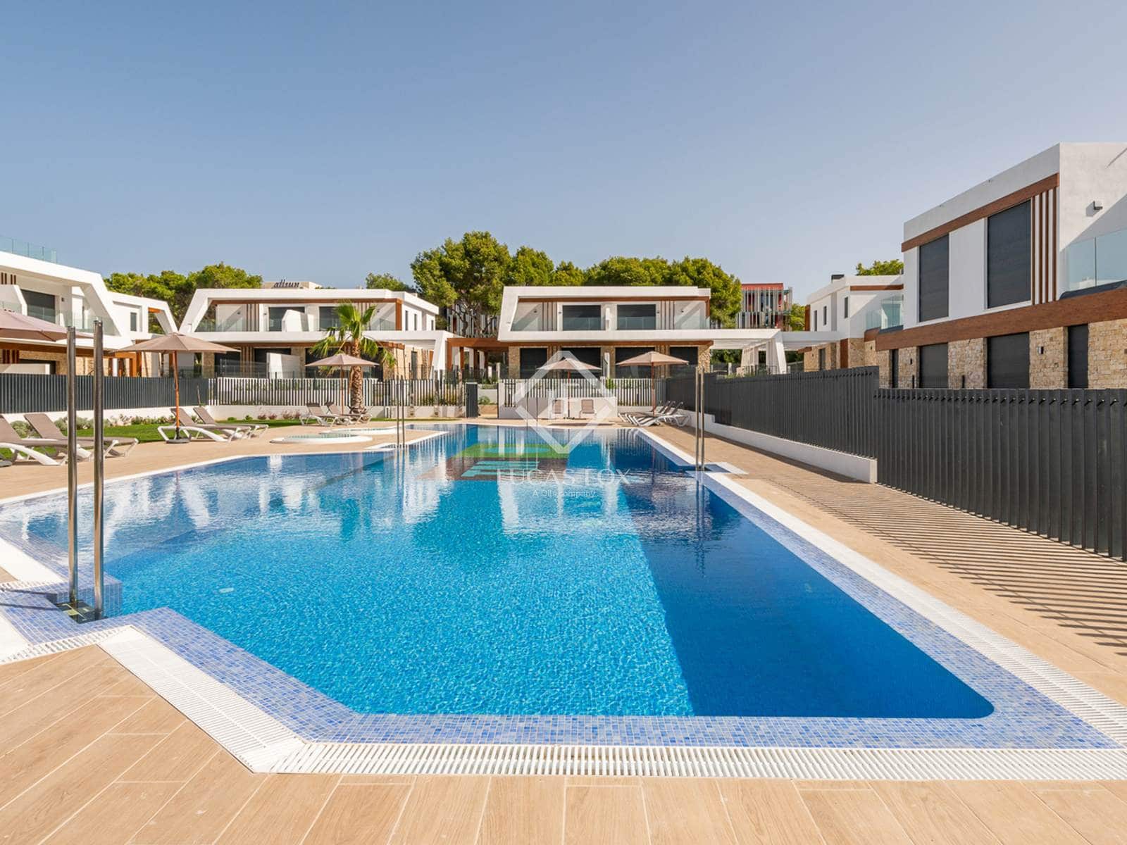 3 soveværelse Villa til salg i Cala Ratjada med swimmingpool garage - € 970.000 (Ref: 9168308)