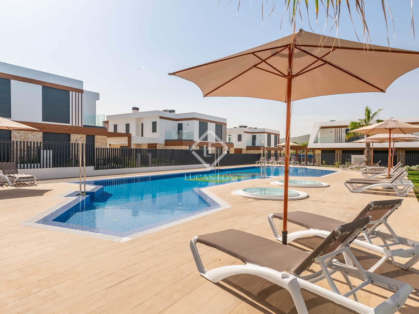 3 soveværelse Villa til salg i Cala Ratjada med swimmingpool garage - € 1.042.000 (Ref: 9168309)