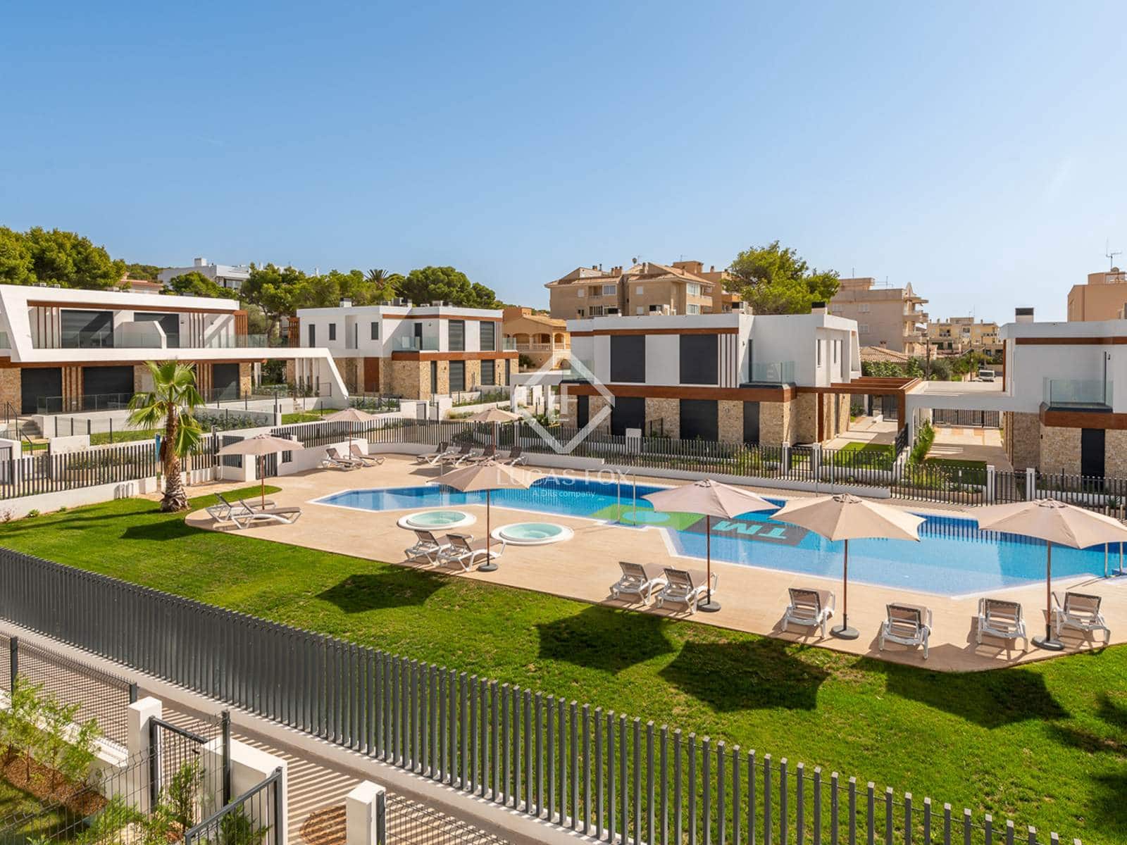 3 soveværelse Villa til salg i Cala Ratjada med swimmingpool garage - € 1.042.000 (Ref: 9168309)