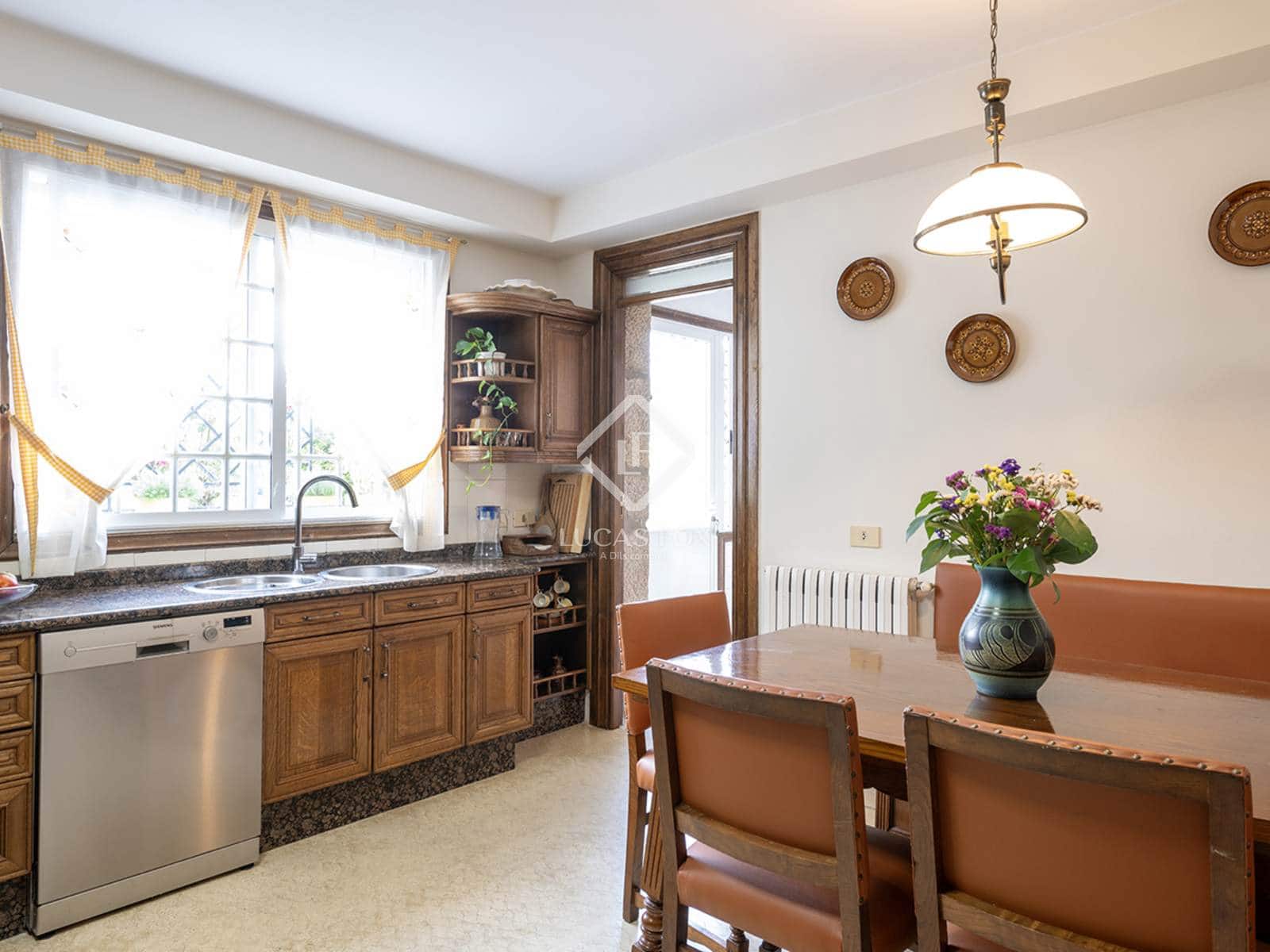 6 bedroom Villa for sale in Redondela with pool garage - € 785,000 (Ref: 9170489)