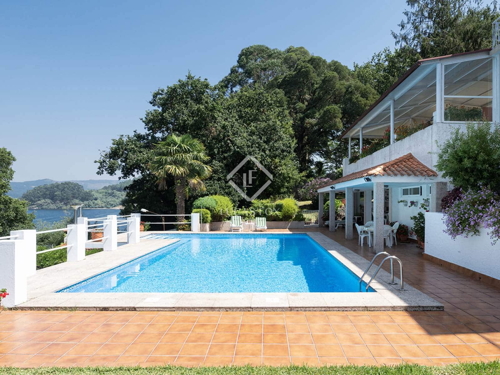 6 bedroom Villa for sale in Redondela with pool garage - € 785,000 (Ref: 9170489)