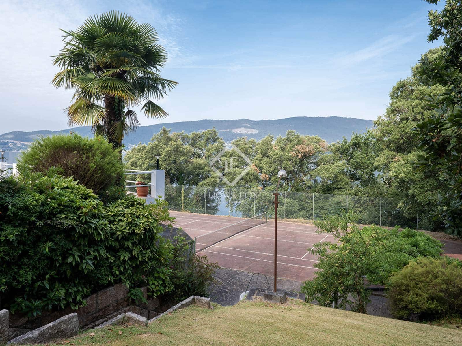 6 bedroom Villa for sale in Redondela with pool garage - € 785,000 (Ref: 9170489)