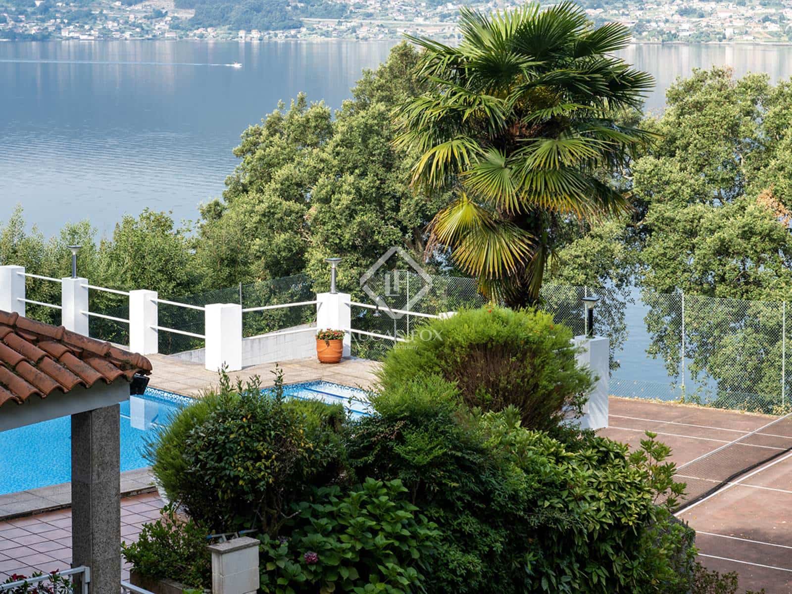 6 bedroom Villa for sale in Redondela with pool garage - € 785,000 (Ref: 9170489)