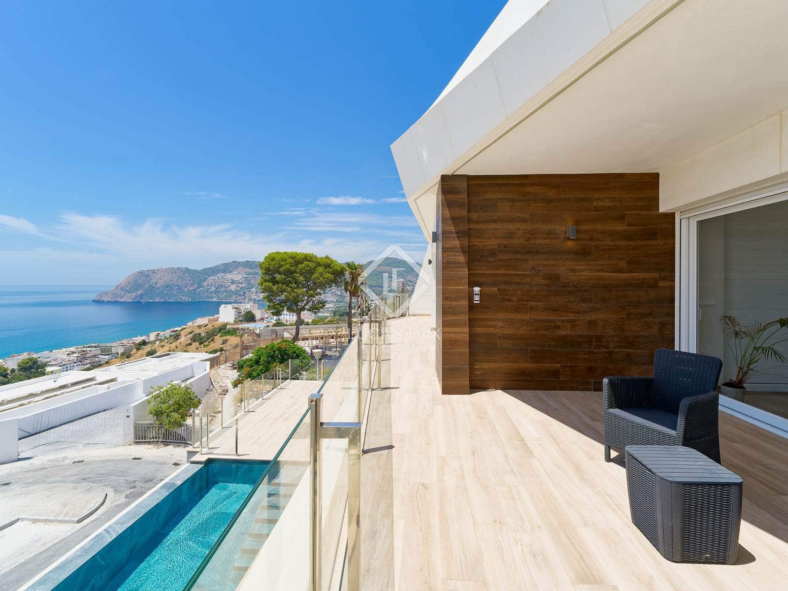 4 bedroom Villa for sale in La Herradura with garage - € 1,895,000 (Ref: 9170710)