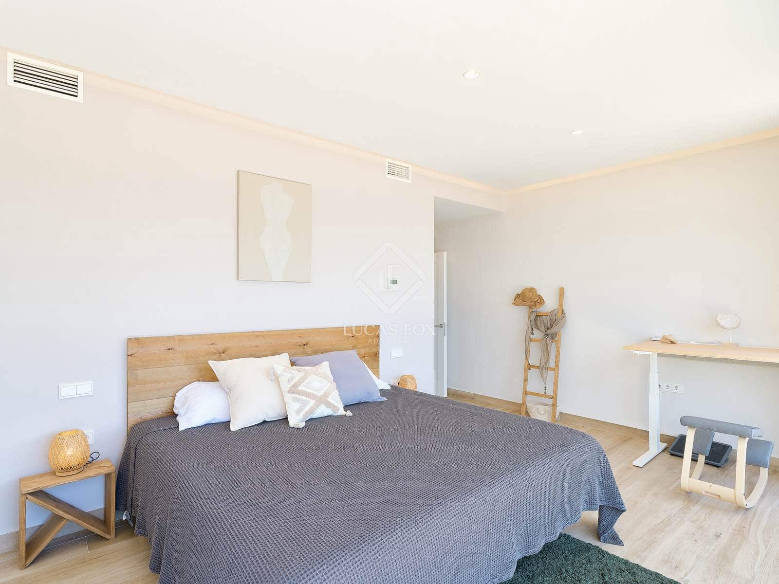 4 bedroom Villa for sale in La Herradura with garage - € 1,895,000 (Ref: 9170710)