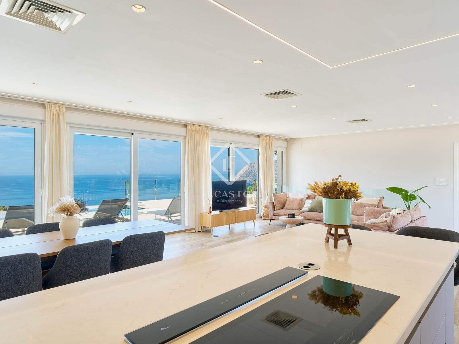 4 bedroom Villa for sale in La Herradura with garage - € 1,895,000 (Ref: 9170710)