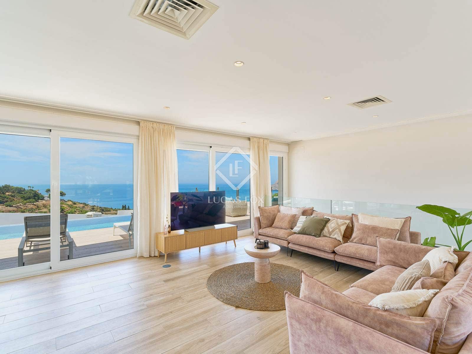 4 bedroom Villa for sale in La Herradura with garage - € 1,895,000 (Ref: 9170710)