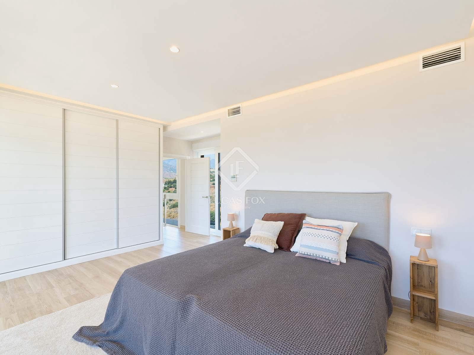 4 bedroom Villa for sale in La Herradura with garage - € 1,895,000 (Ref: 9170710)