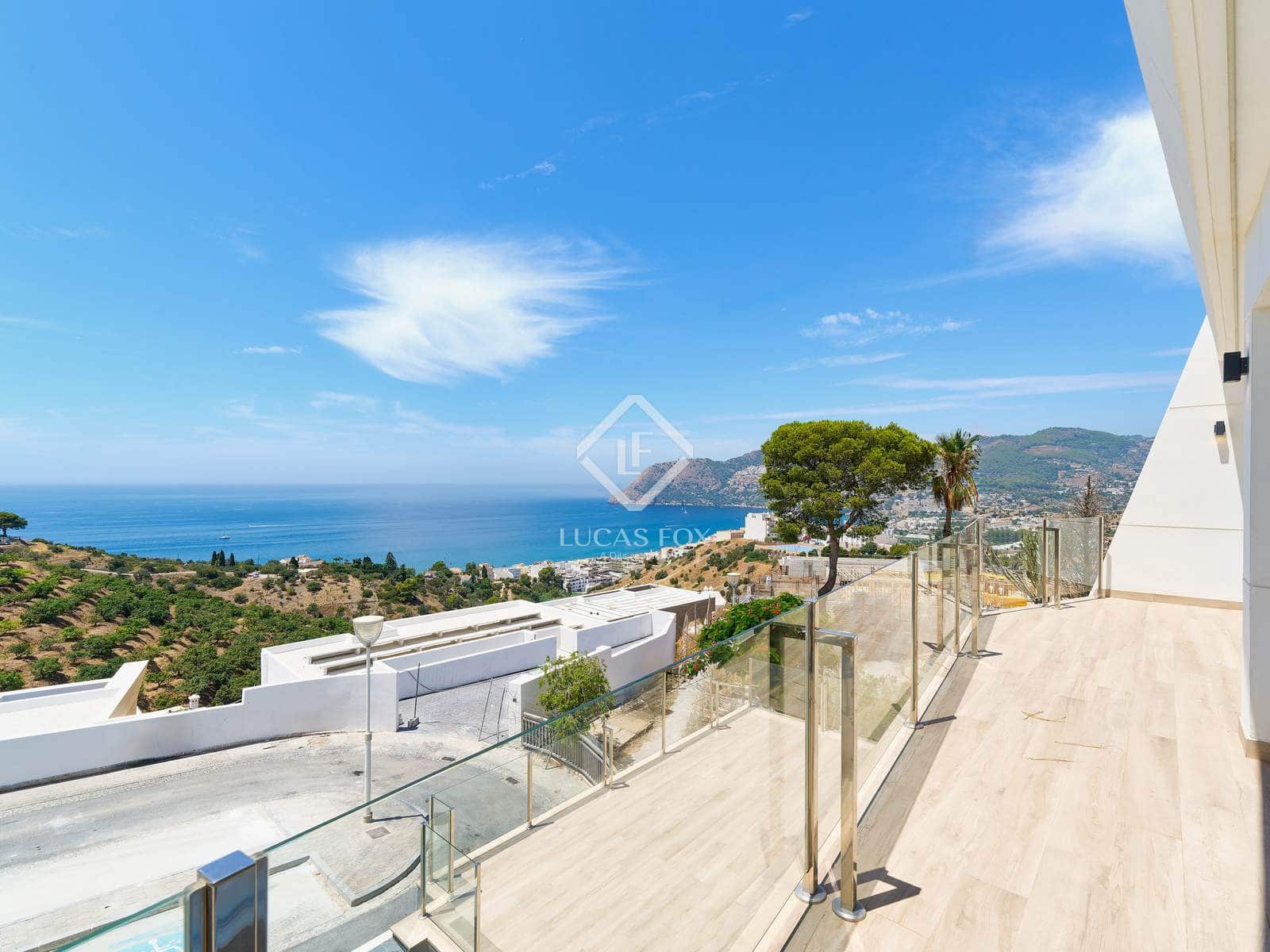 4 bedroom Villa for sale in La Herradura with garage - € 1,895,000 (Ref: 9170710)