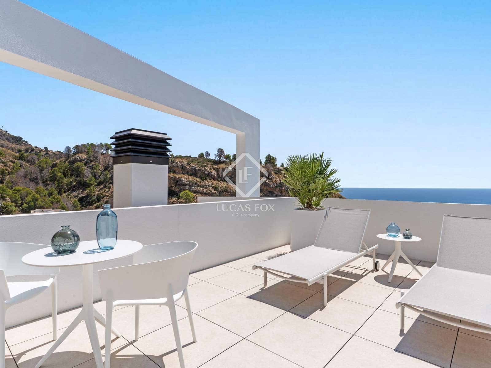 4 bedroom Villa for sale in Altea with pool garage - € 2,146,000 (Ref: 9172307)