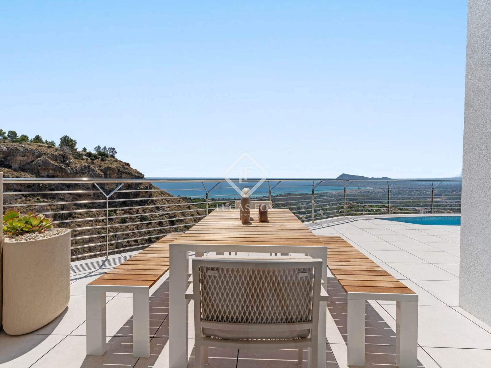 4 bedroom Villa for sale in Altea with pool garage - € 2,146,000 (Ref: 9172307)