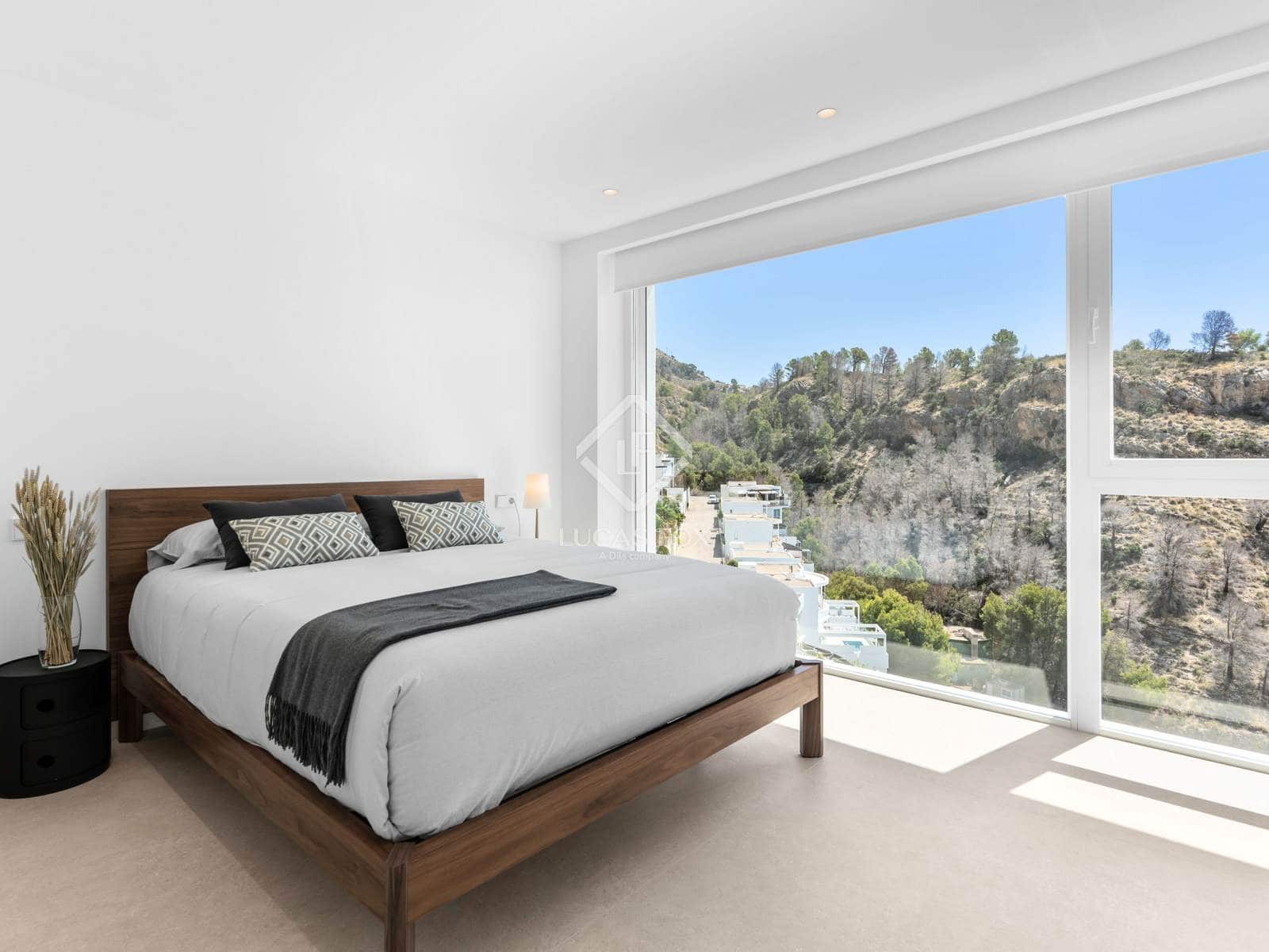 4 bedroom Villa for sale in Altea with pool garage - € 2,146,000 (Ref: 9172307)