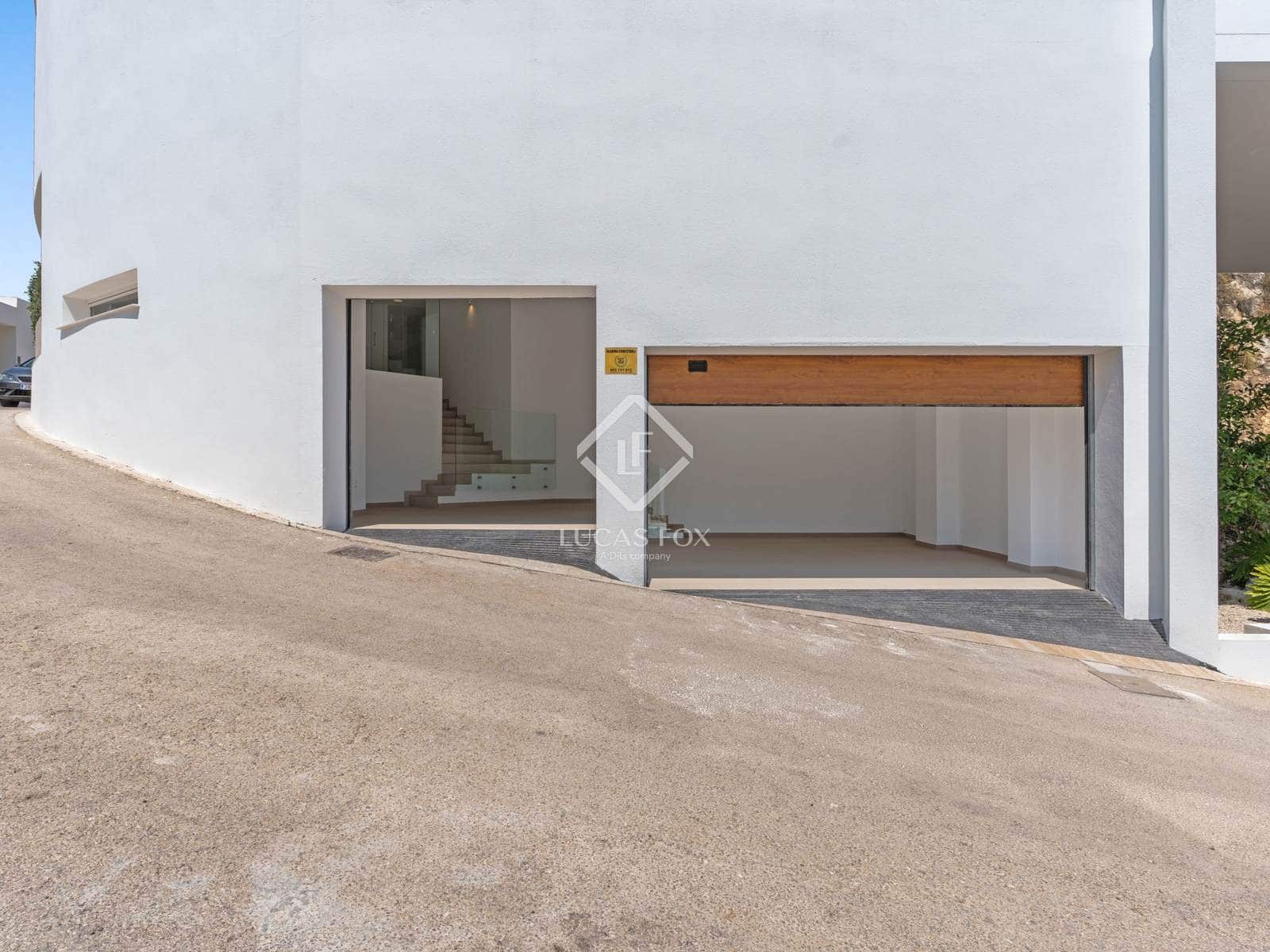 4 bedroom Villa for sale in Altea with pool garage - € 2,146,000 (Ref: 9172307)