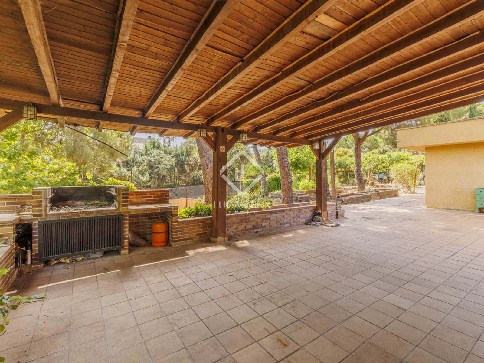 6 soverom Villa til salgs i Boadilla del Monte med svømmebasseng garasje - € 1 590 000 (Ref: 9172457)