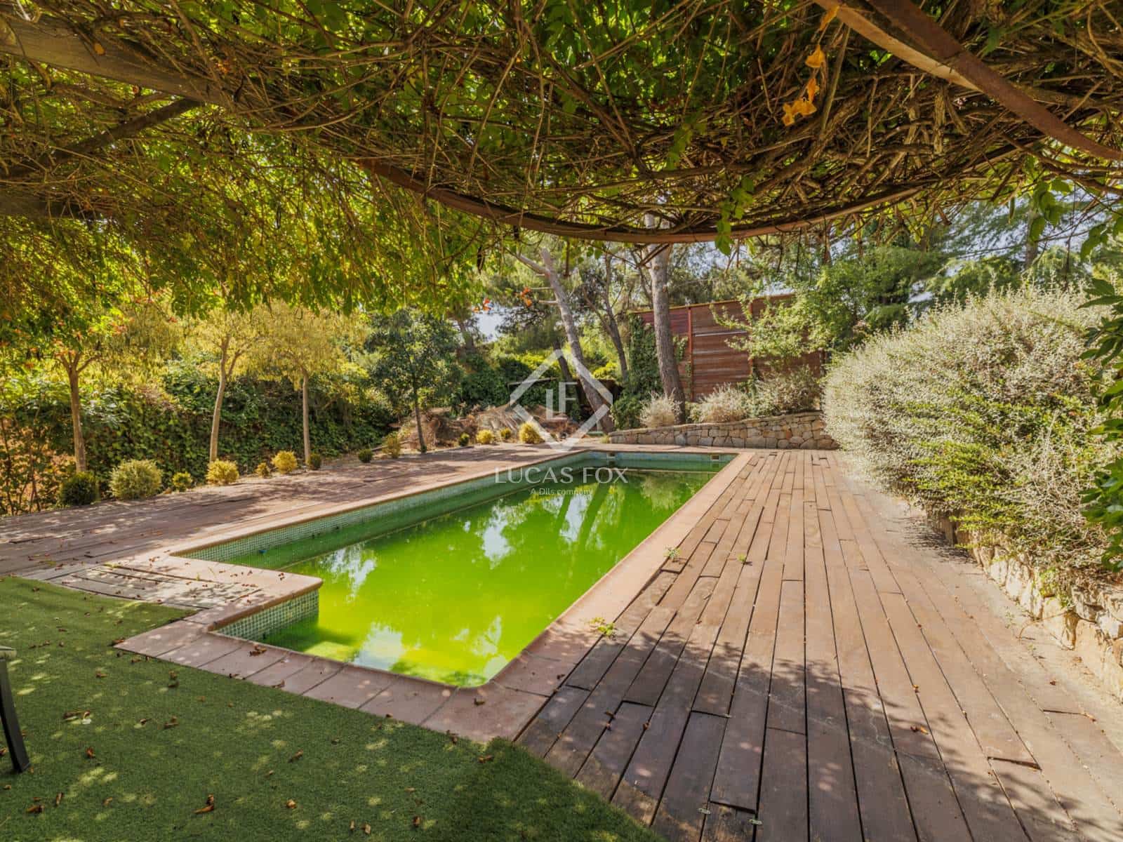 6 soverom Villa til salgs i Boadilla del Monte med svømmebasseng garasje - € 1 590 000 (Ref: 9172457)