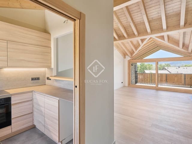 4 soveværelse Villa til salg i Isòvol med garage - € 815.000 (Ref: 9172461)