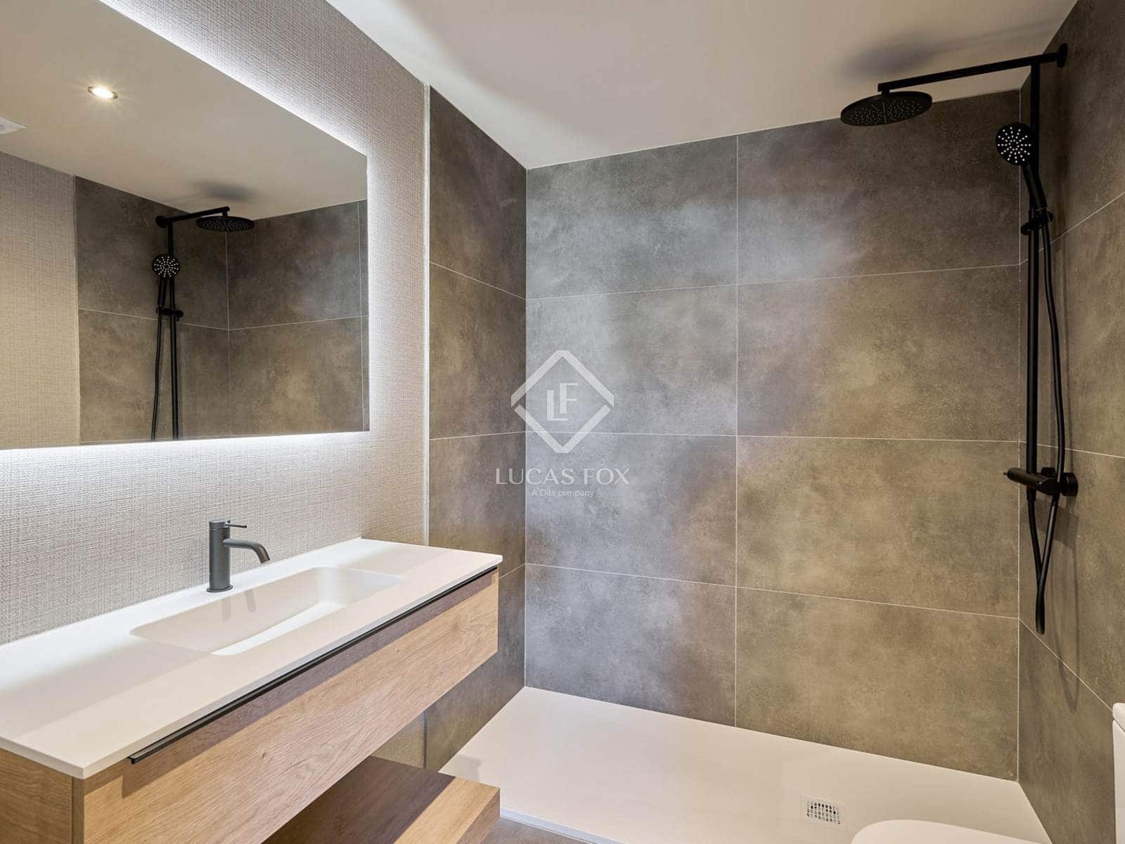 4 soveværelse Villa til salg i Isovol med garage - € 815.000 (Ref: 9172461)