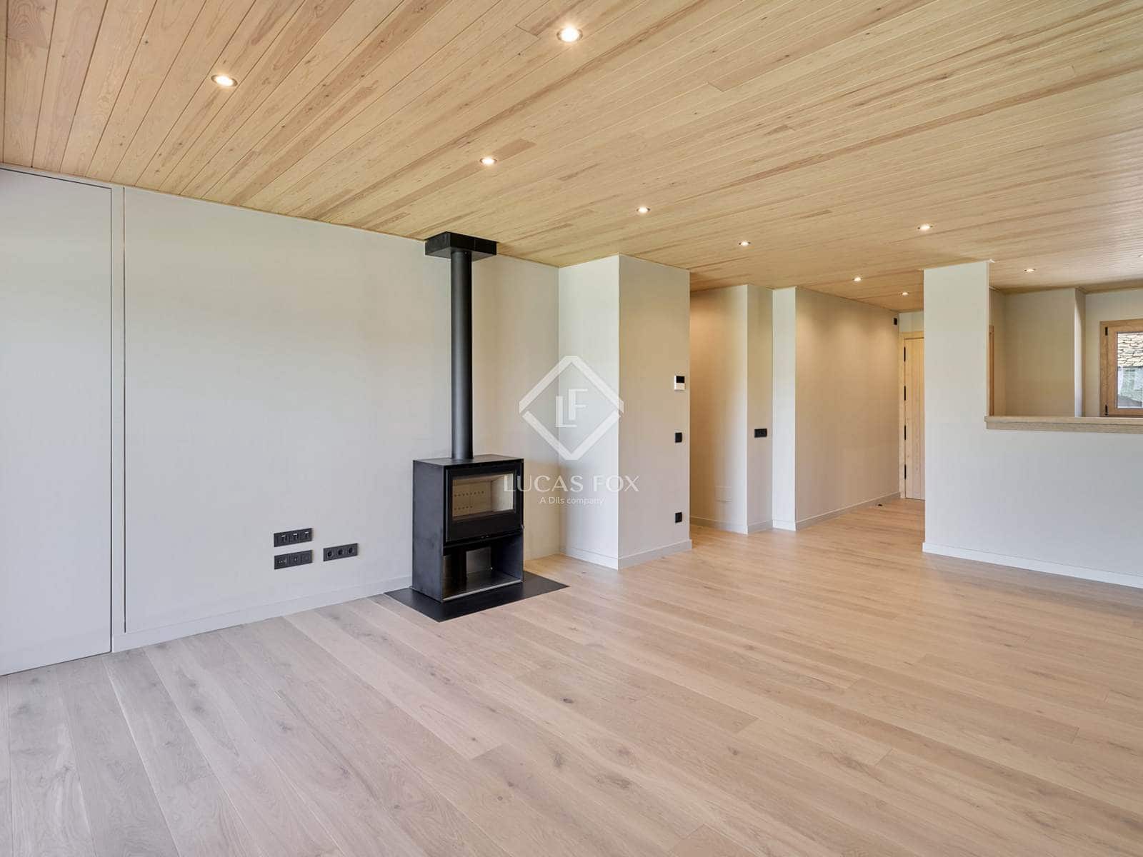 4 soveværelse Villa til salg i Isovol med garage - € 815.000 (Ref: 9172461)