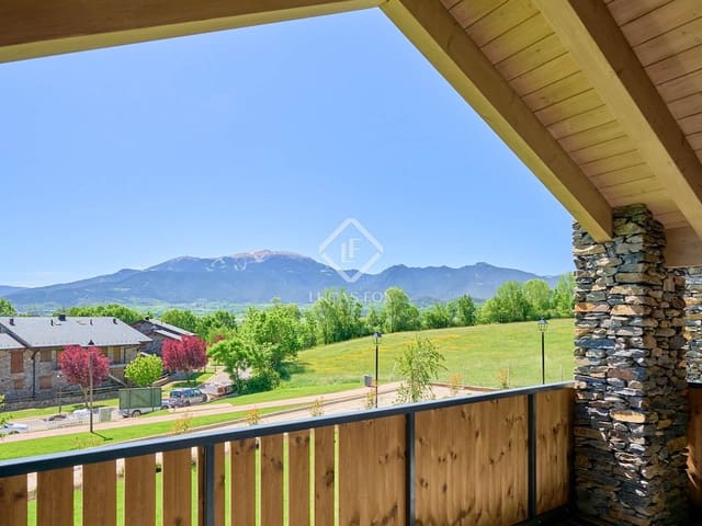 4 soveværelse Villa til salg i Isòvol med garage - € 815.000 (Ref: 9172461)