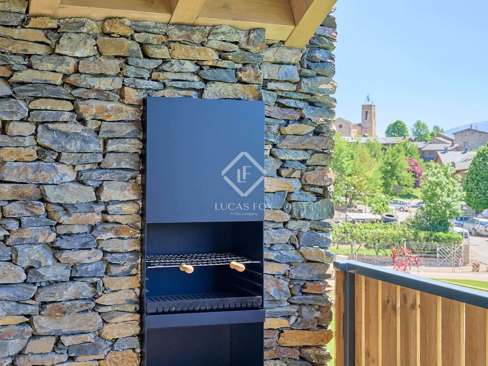 4 soveværelse Villa til salg i Isovol med garage - € 815.000 (Ref: 9172461)