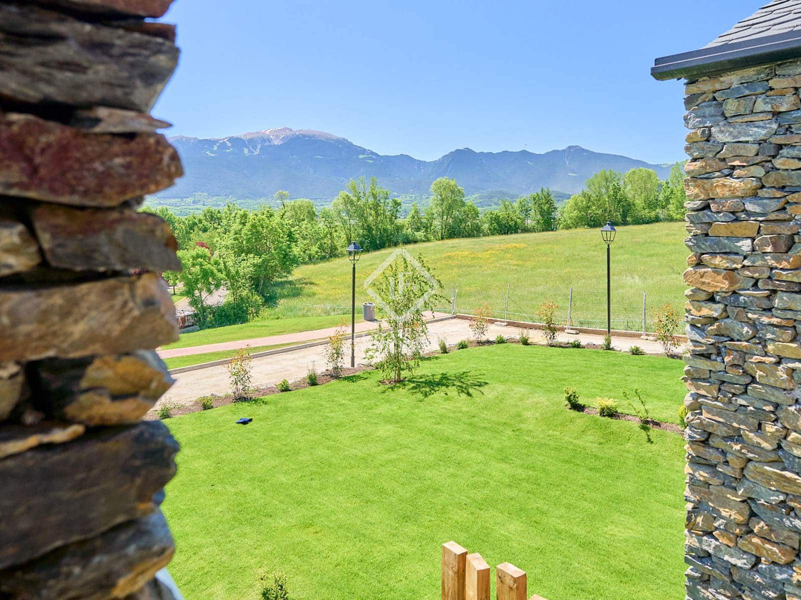 4 soveværelse Villa til salg i Isovol med garage - € 815.000 (Ref: 9172461)