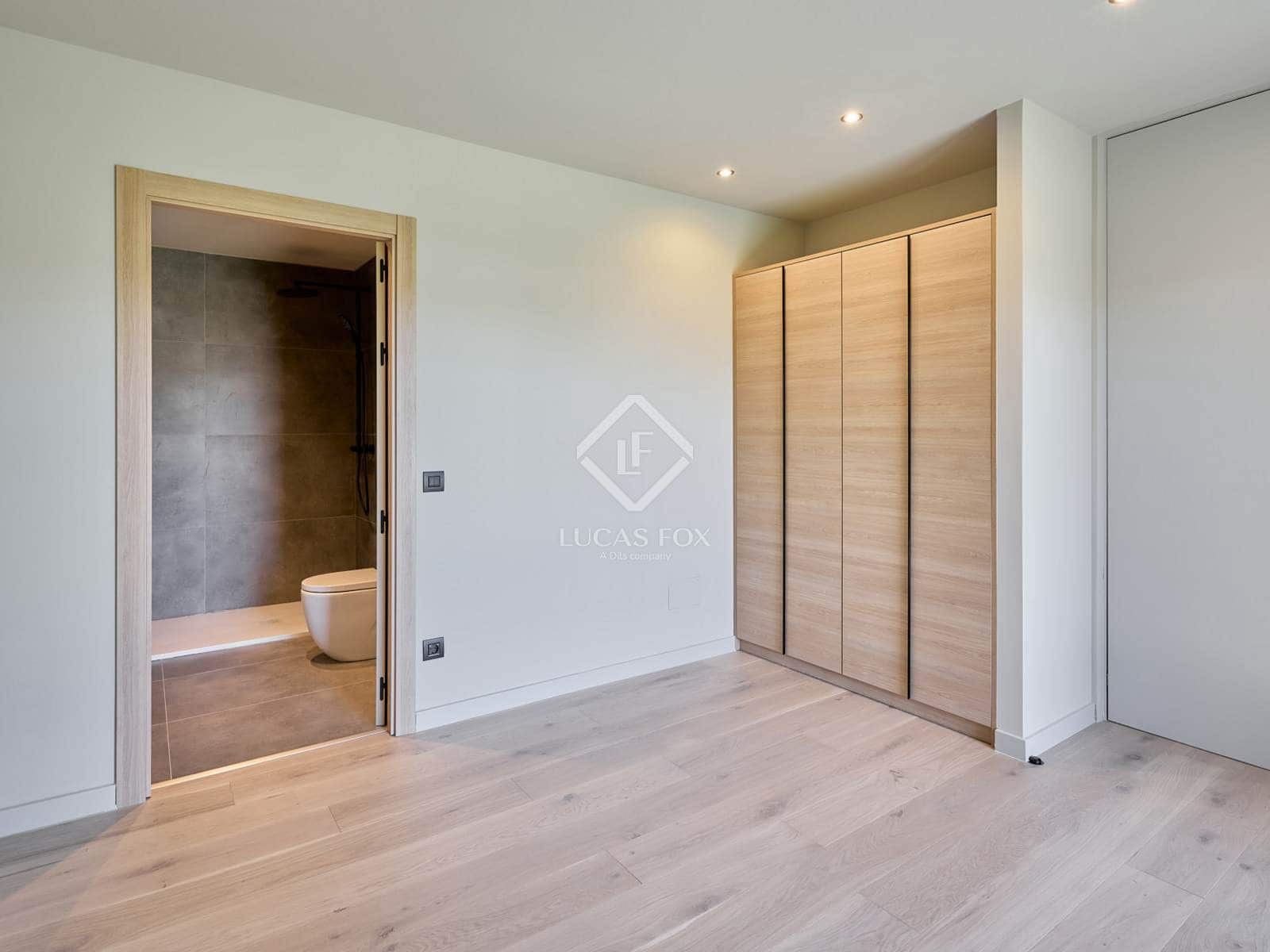 4 soveværelse Villa til salg i Isovol med garage - € 815.000 (Ref: 9172461)