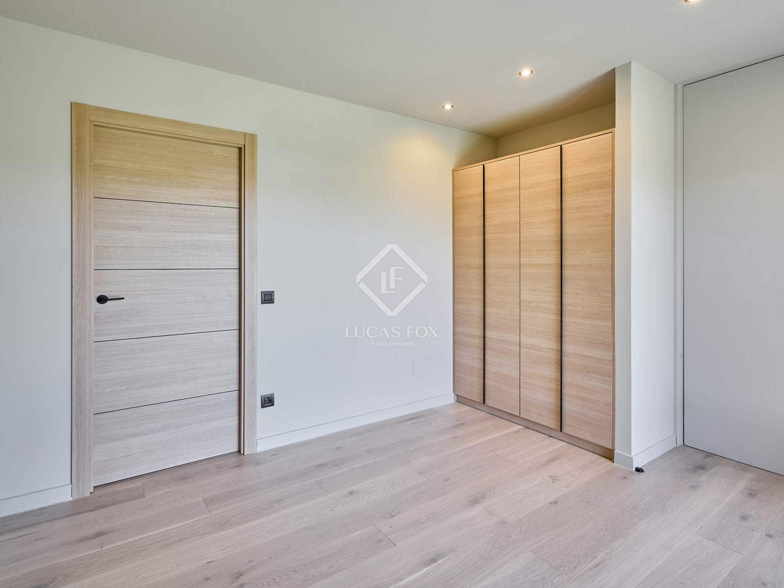 4 soveværelse Villa til salg i Isovol med garage - € 815.000 (Ref: 9172461)