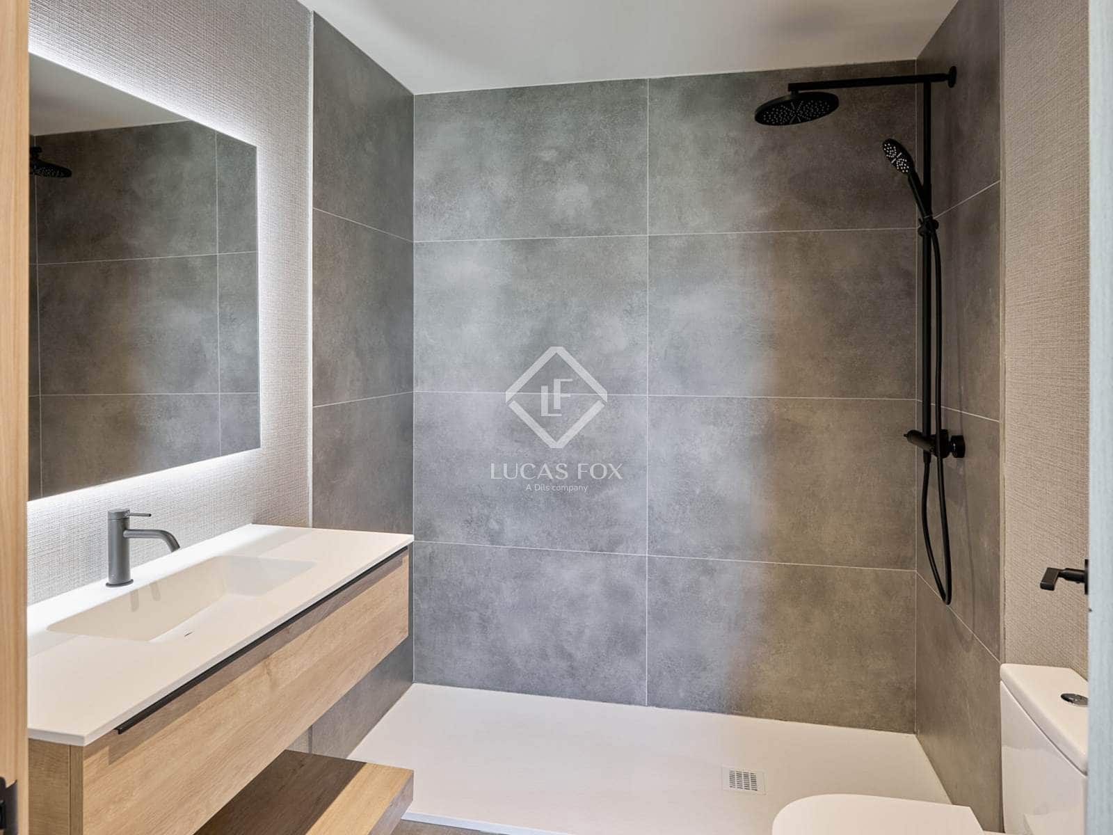 4 soveværelse Villa til salg i Isovol med garage - € 815.000 (Ref: 9172461)