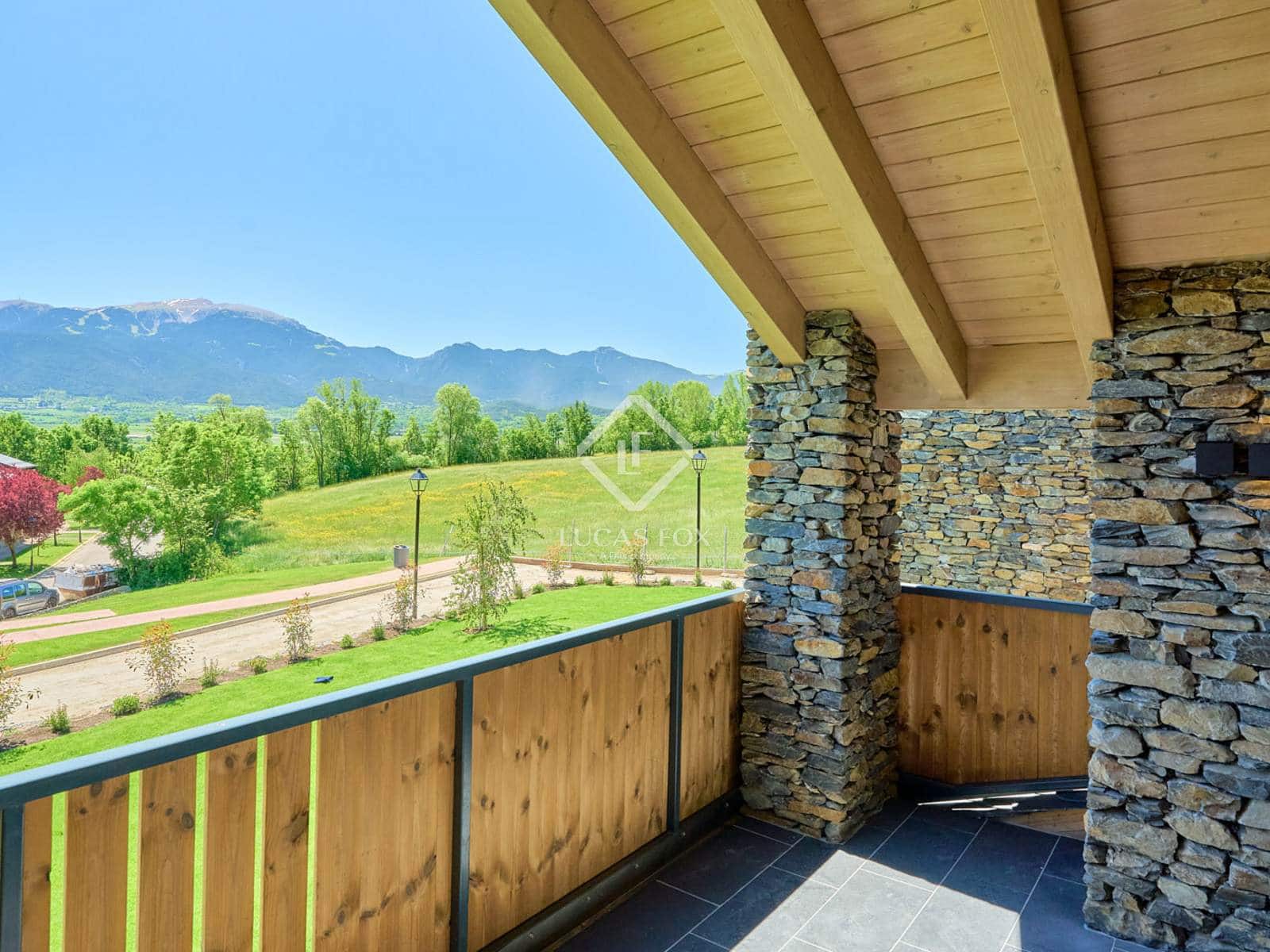 4 soveværelse Villa til salg i Isovol med garage - € 815.000 (Ref: 9172461)