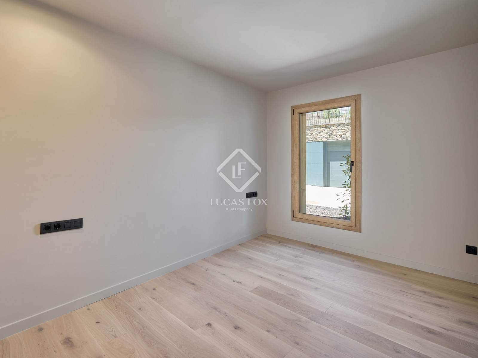 4 soveværelse Villa til salg i Isovol med garage - € 815.000 (Ref: 9172461)