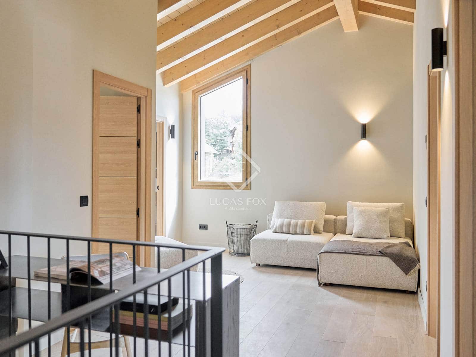 4 soveværelse Villa til salg i Isovol med garage - € 815.000 (Ref: 9172461)