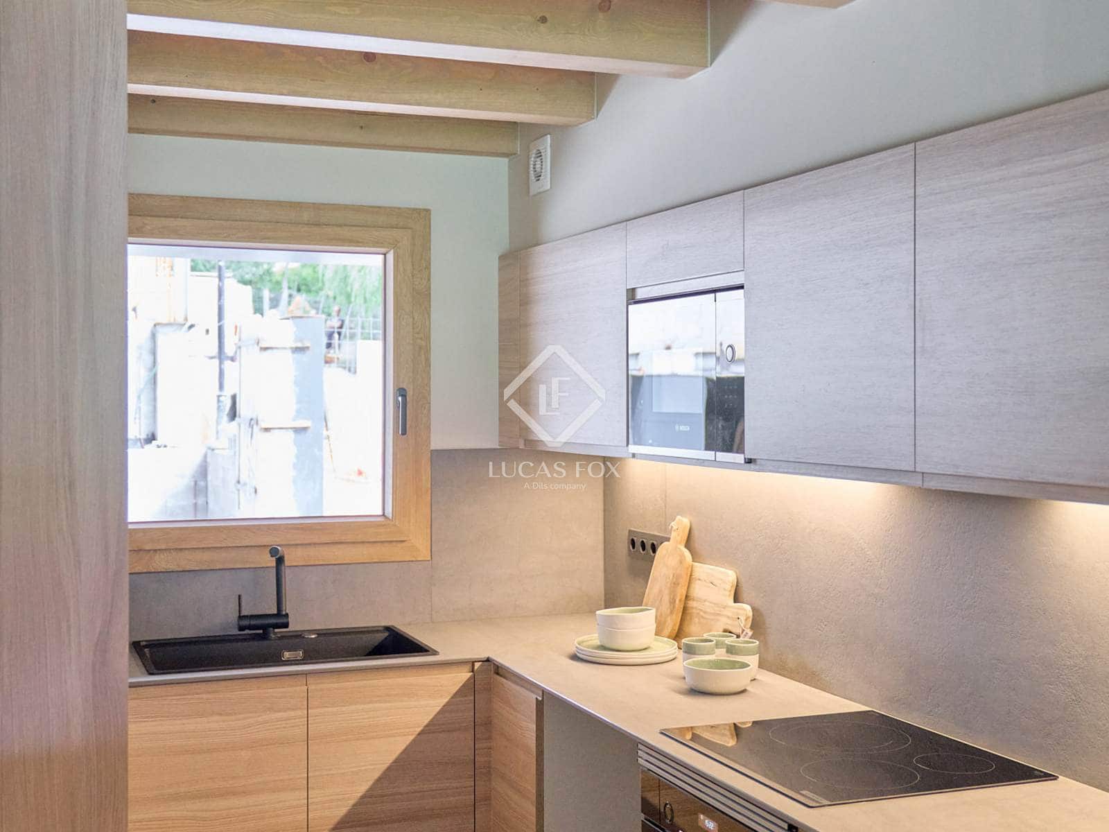 4 soveværelse Villa til salg i Isovol med garage - € 815.000 (Ref: 9172461)