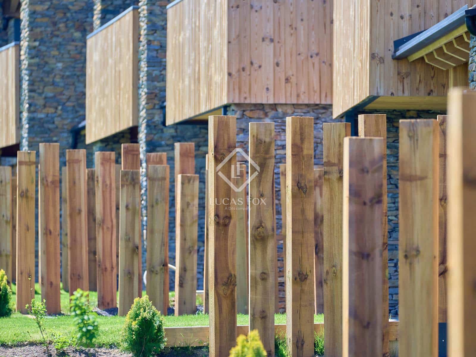 4 soveværelse Villa til salg i Isovol med garage - € 815.000 (Ref: 9172461)