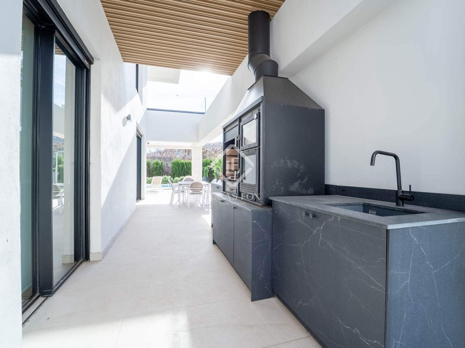 4 slaapkamer Villa te koop in Alicante stad met zwembad garage - € 2.650.000 (Ref: 9172584)