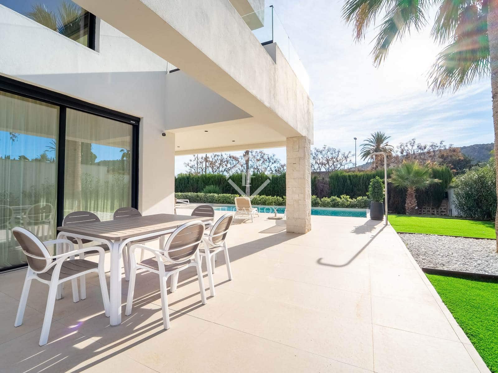 4 slaapkamer Villa te koop in Alicante stad met zwembad garage - € 2.650.000 (Ref: 9172584)