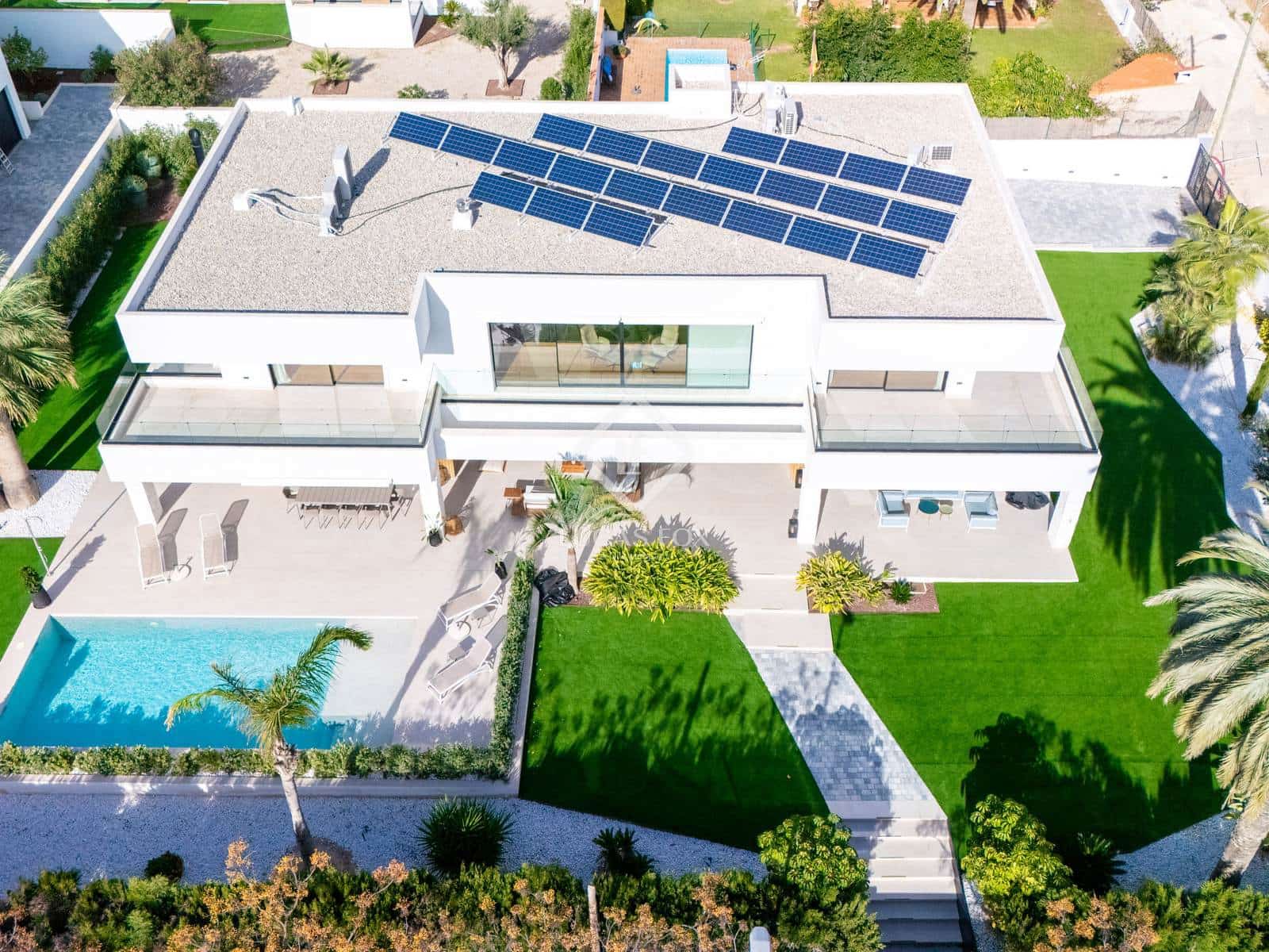 4 slaapkamer Villa te koop in Alicante stad met zwembad garage - € 2.650.000 (Ref: 9172584)