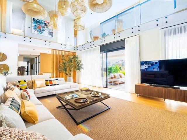 4 slaapkamer Villa te koop in Alicante stad met zwembad garage - € 2.650.000 (Ref: 9172584)