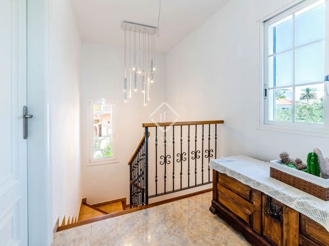 5 slaapkamer Villa te koop in Sitges met zwembad garage - € 1.440.000 (Ref: 9175452)