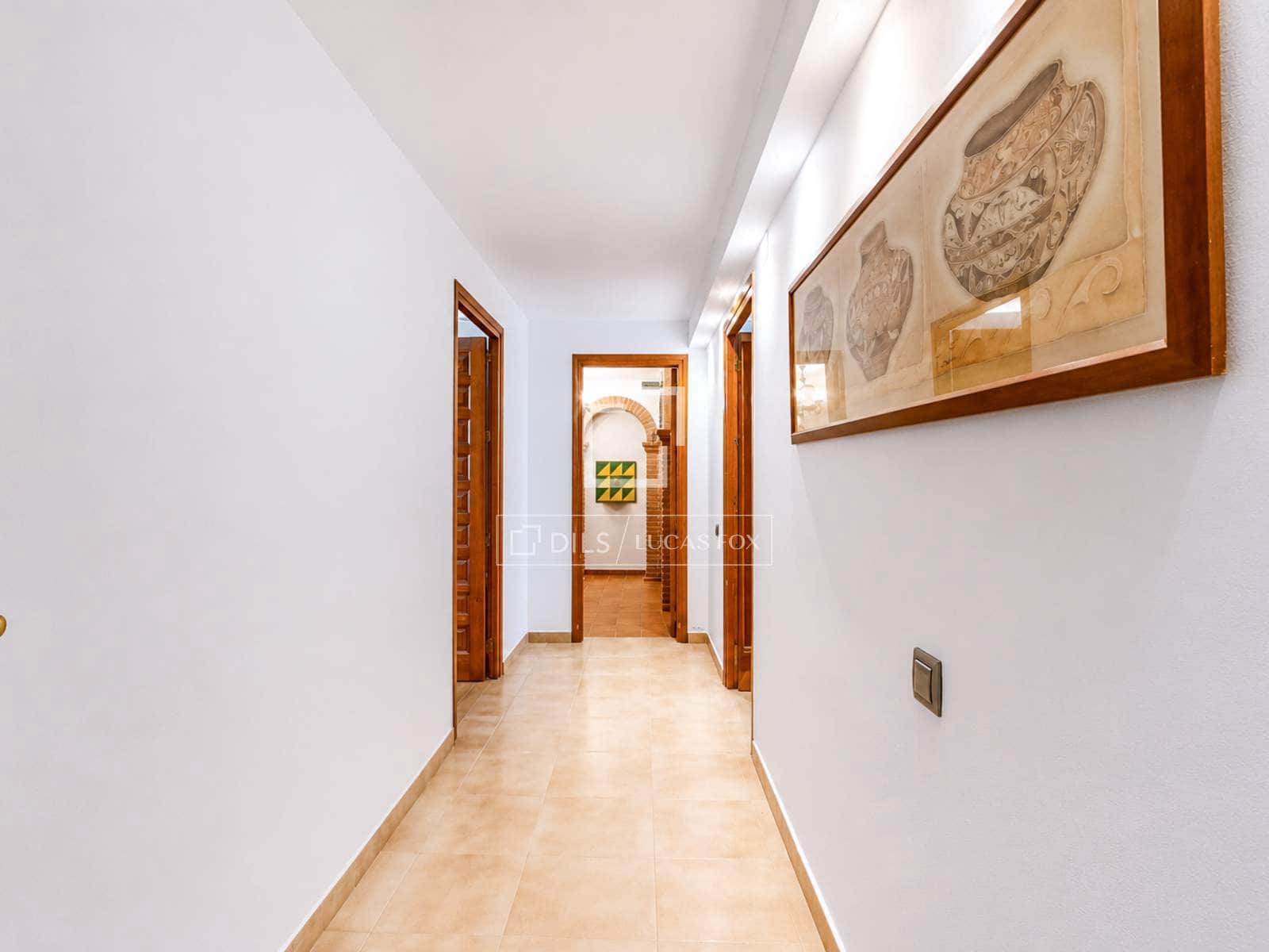 5 bedroom Villa for sale in Sitges with pool garage - € 1,295,000 (Ref: 9175452)