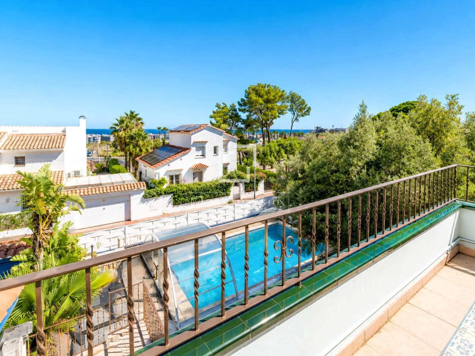 5 bedroom Villa for sale in Sitges with pool garage - € 1,295,000 (Ref: 9175452)
