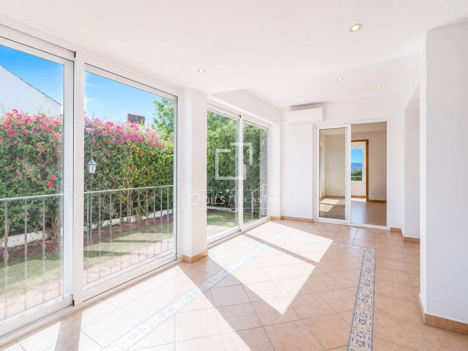 5 bedroom Villa for sale in Sitges with pool garage - € 1,295,000 (Ref: 9175452)