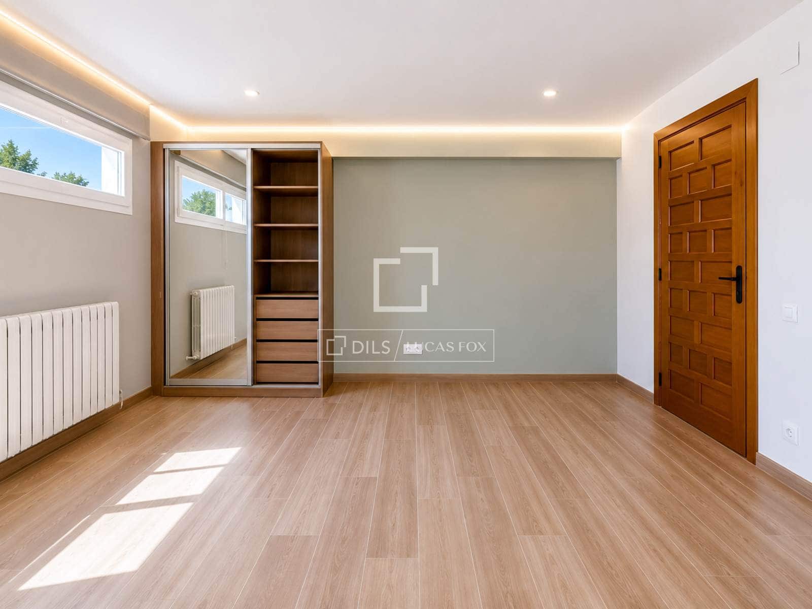 5 bedroom Villa for sale in Sitges with pool garage - € 1,295,000 (Ref: 9175452)