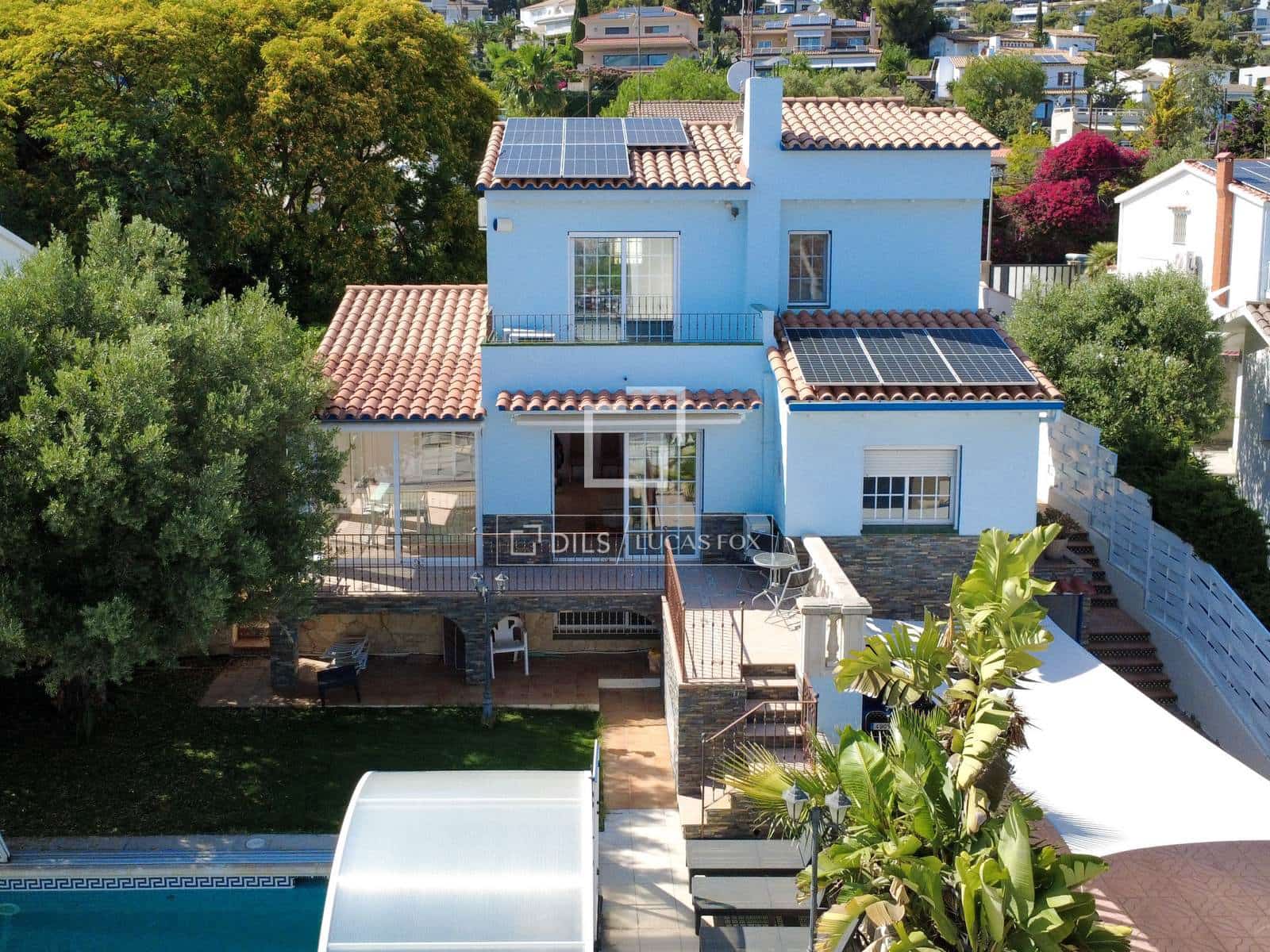 5 bedroom Villa for sale in Sitges with pool garage - € 1,295,000 (Ref: 9175452)