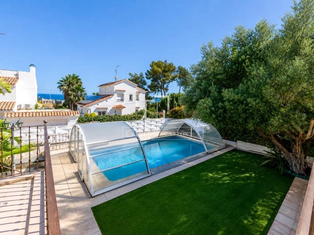 5 Zimmer Villa zu verkaufen in Sitges mit Pool Garage - 1.295.000 € (Ref: 9175452)