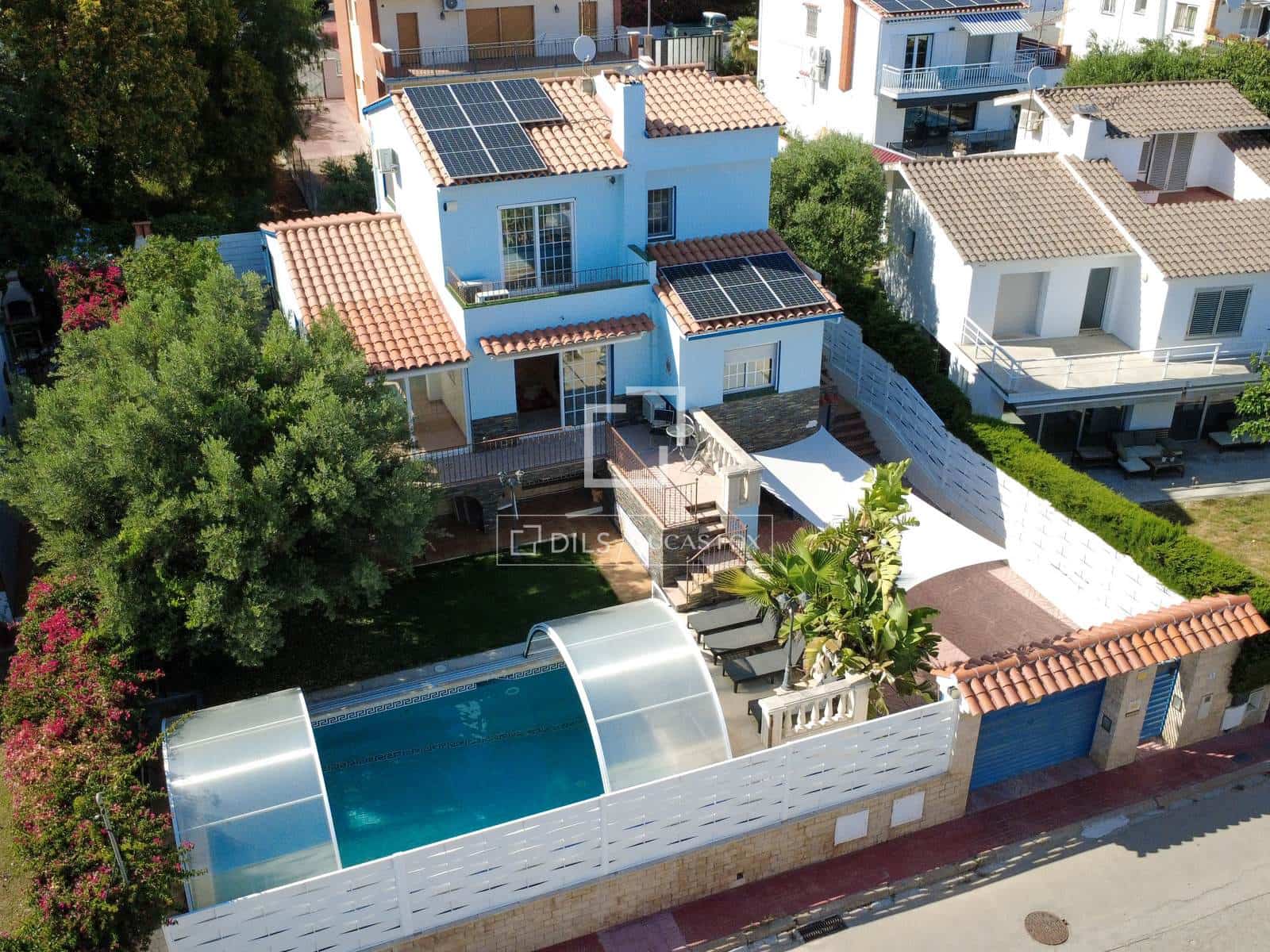 5 bedroom Villa for sale in Sitges with pool garage - € 1,295,000 (Ref: 9175452)