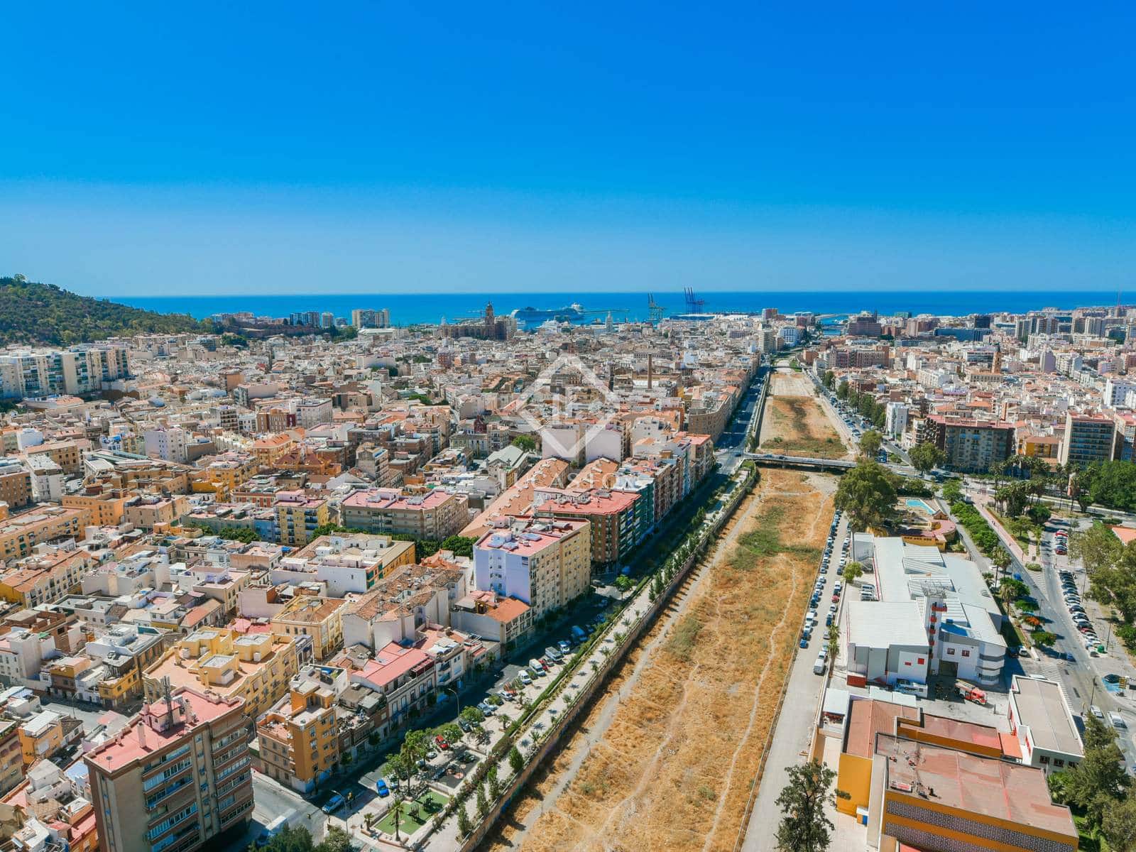 2 soverom Leilighet til salgs i Malaga by med svømmebasseng garasje - € 515 000 (Ref: 9175793)