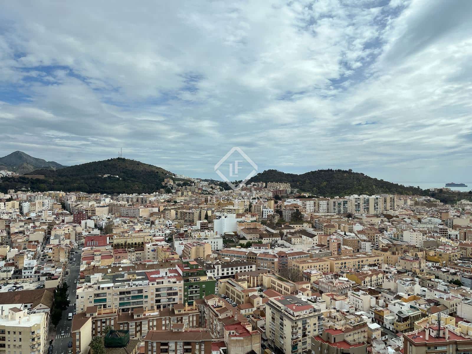 2 soverom Leilighet til salgs i Malaga by med svømmebasseng garasje - € 515 000 (Ref: 9175793)