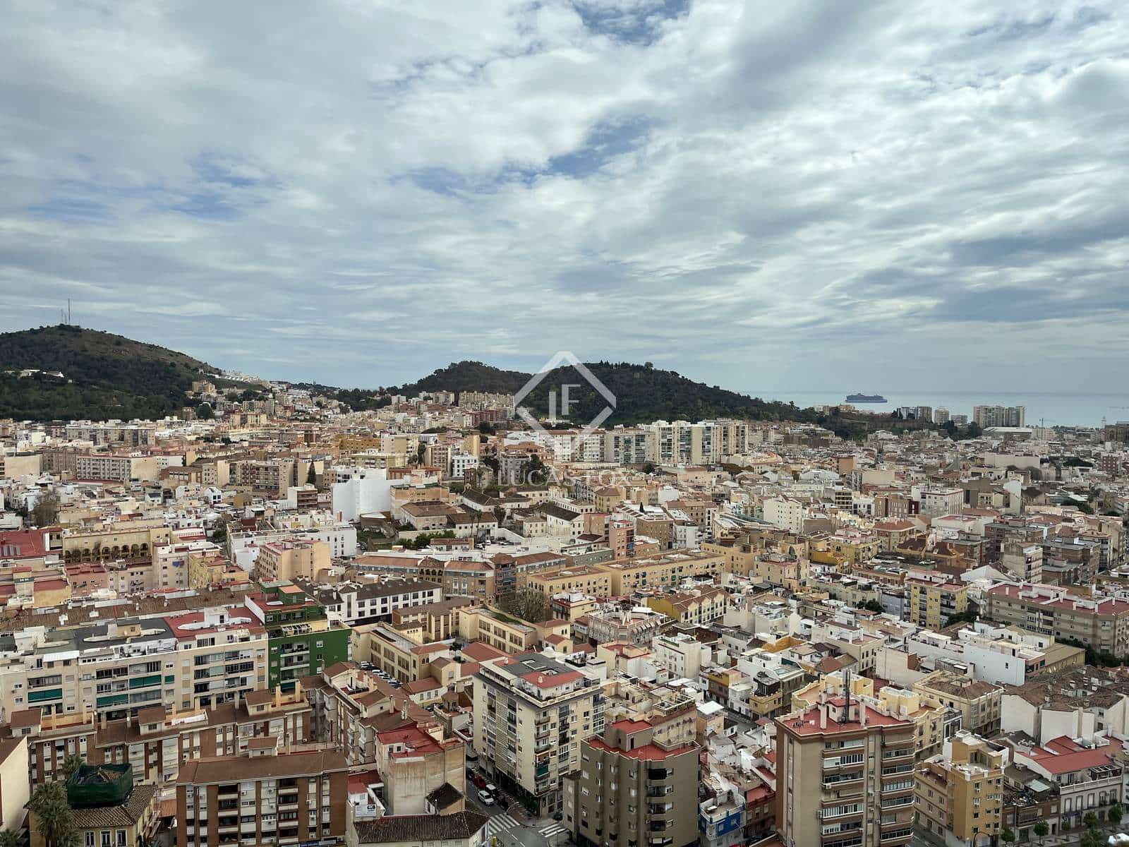 2 soverom Leilighet til salgs i Malaga by med svømmebasseng garasje - € 515 000 (Ref: 9175793)