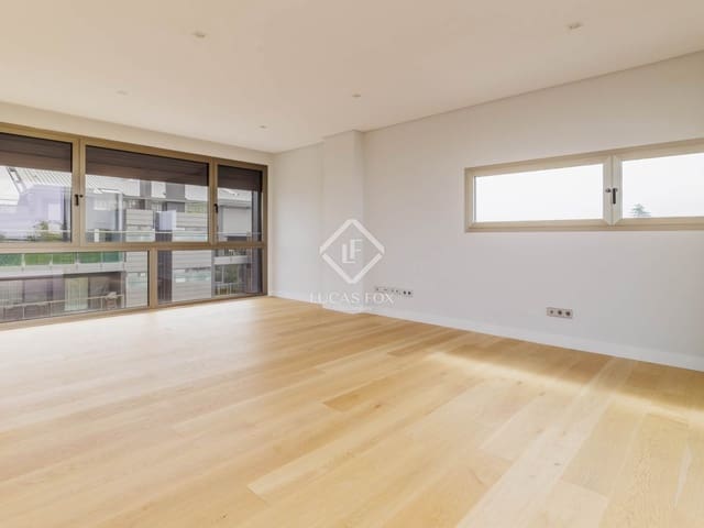 3 soverom Penthouse til salgs i Majadahonda med svømmebasseng garasje - € 1 160 000 (Ref: 9180483)